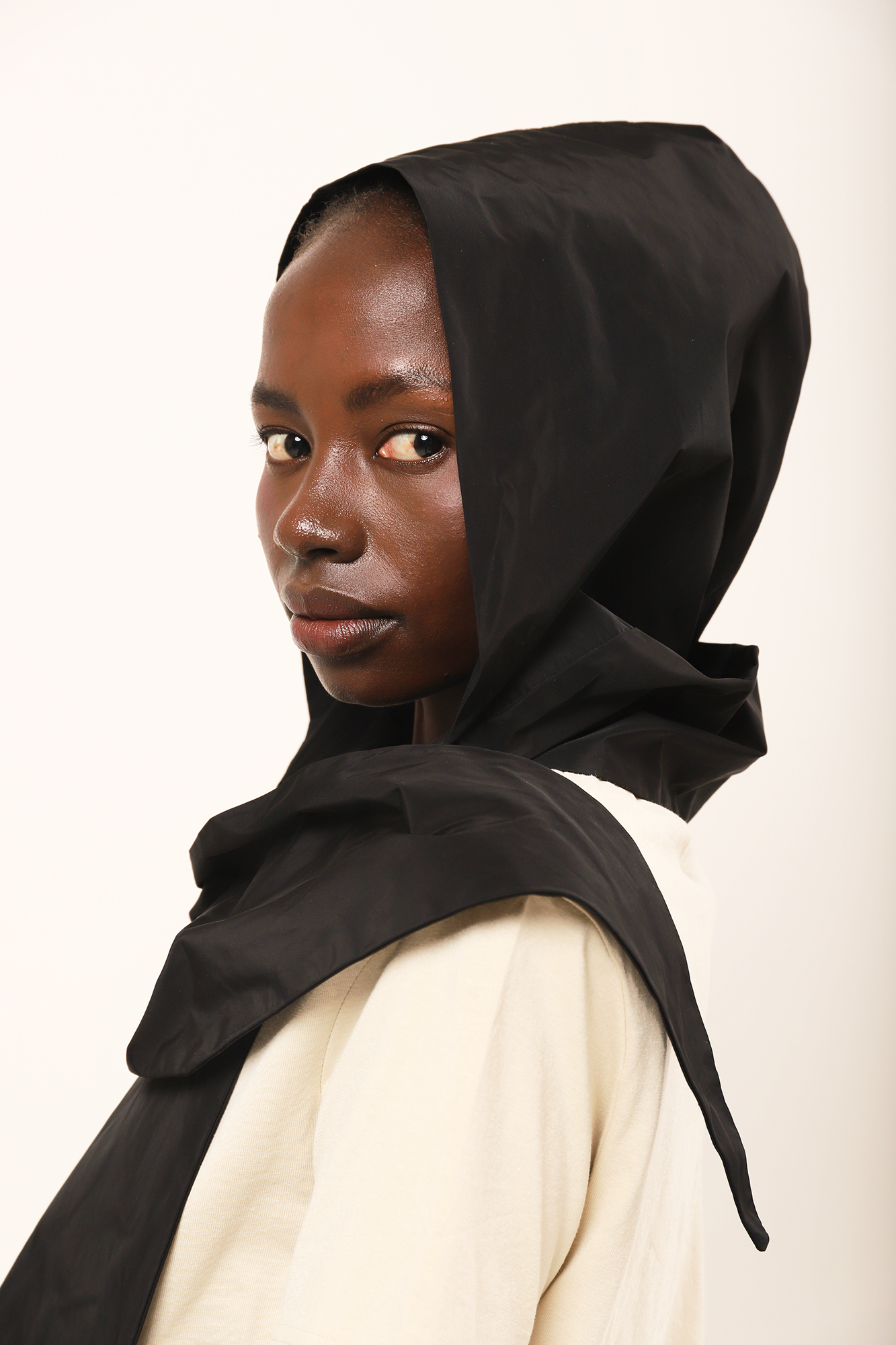 Capucha oversize impermeable