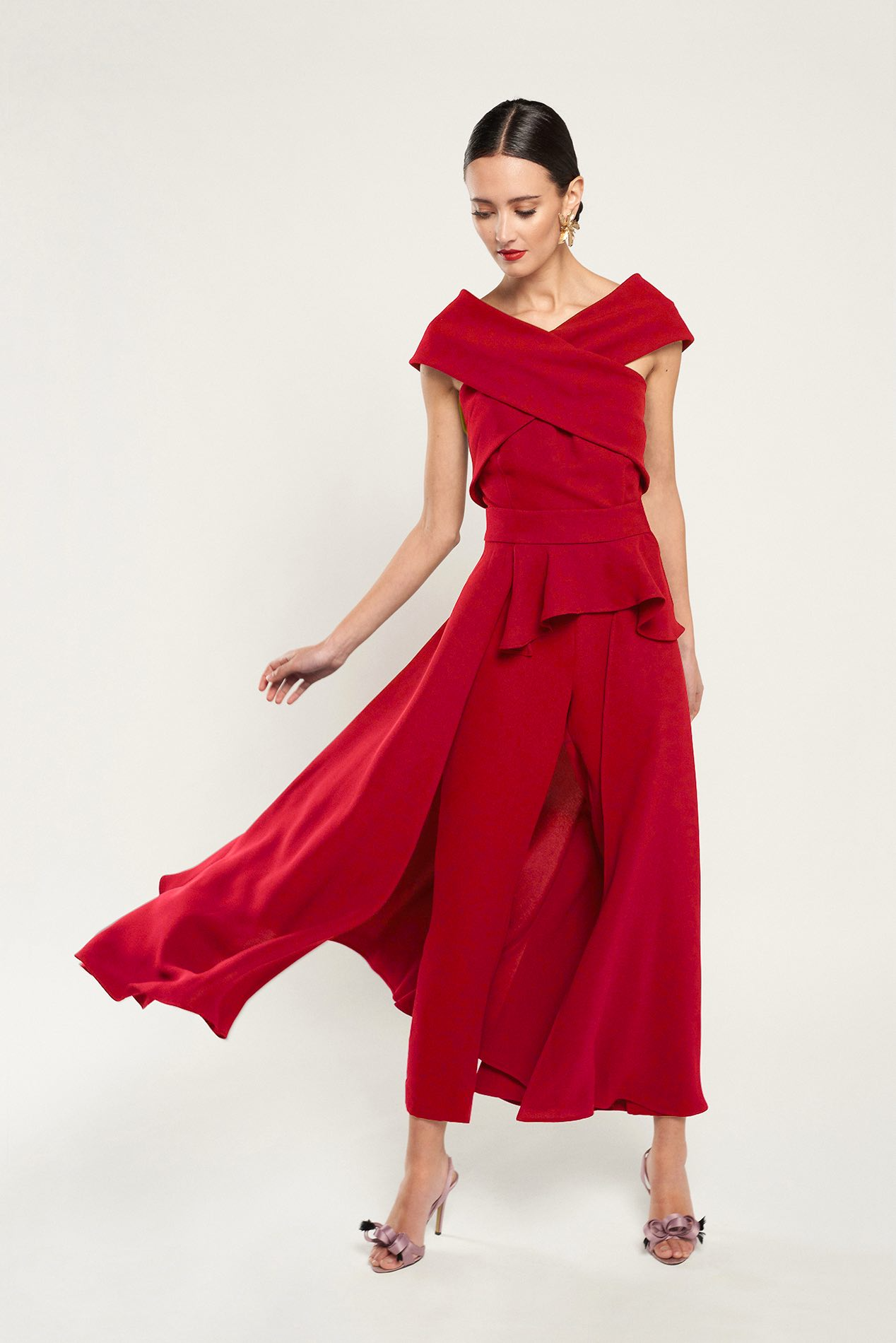 Kate's total look in red