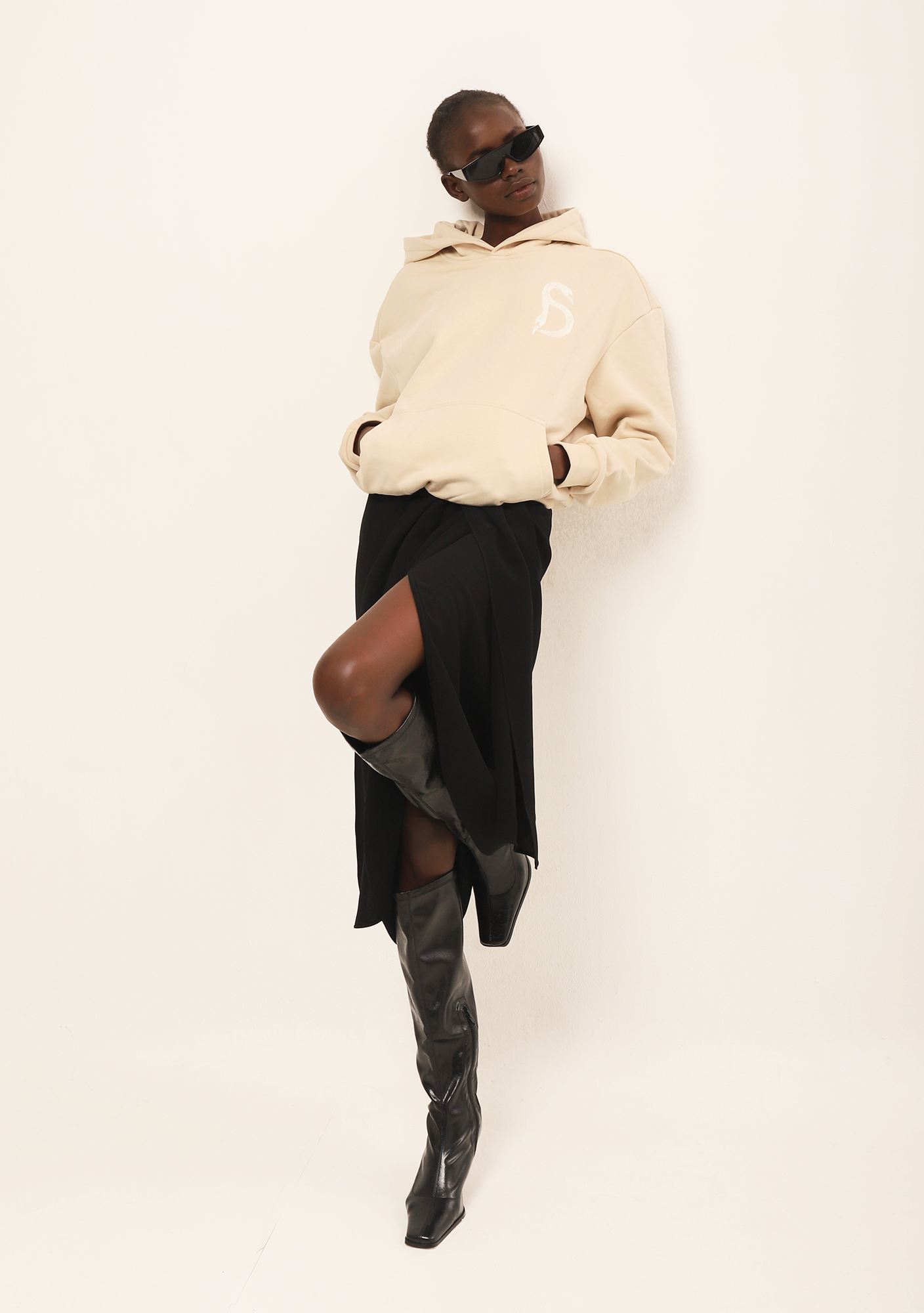 Sudadera oversize Darude beige con capucha